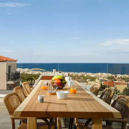 Nicole - Private Pool & Rooftop Jacuzzi *