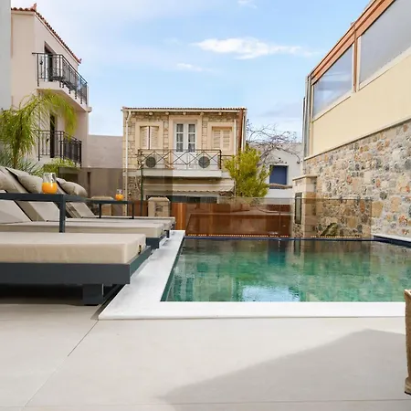 Nicole - Private Pool & Rooftop Jacuzzi Villa